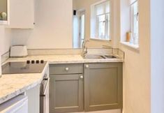 Lain-lain 6 Host Stay St Radigunds House