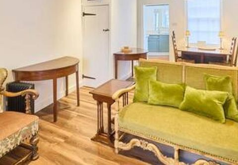 Lain-lain Host Stay St Radigunds House