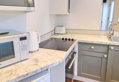 Lain-lain 5 Host Stay St Radigunds House