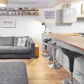 Room1Host Stay Cobb Court 飯店,唐布里奇和马灵区飯店