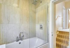 Others 7 Host Stay Bellevue Road