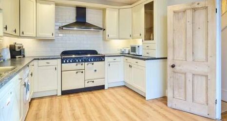 Others 2 Host Stay Bellevue Road