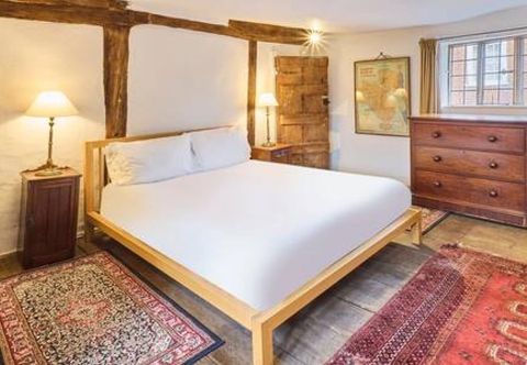 Lain-lain Host Stay The Bell House