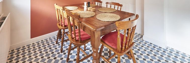 อื่นๆ Host Stay Hideaway