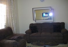 Others 3 Quiet, Practical, Comfortable Apartment