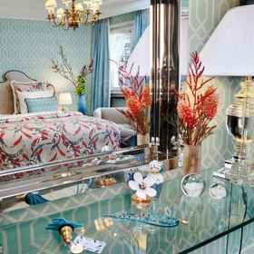 Room 1 三重奏, 萨卡里亚 酒店