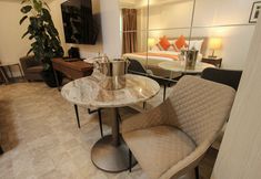 Lainnya 5 La Grande Residence