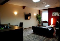 Lainnya 3 Royal Hostel