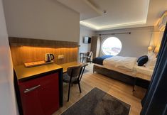 Lainnya 4 The Blue Suites