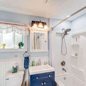 Interior 1 'blackberry Cottage' w/ Yard Near Westport & Beach, Grays Harbor County Hotels