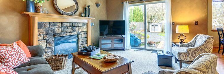 其他 Lovely Dundee Home w/ Private Yard & Fire Pit!