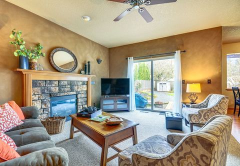 其他 Lovely Dundee Home w/ Private Yard & Fire Pit!