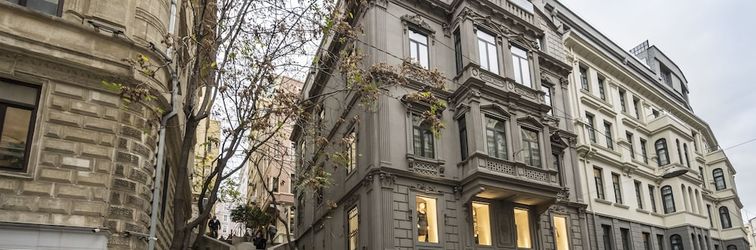 Others DeCamondo Residence