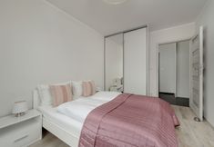 อื่นๆ 4 Apartment Near the River by Renters