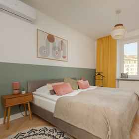 Primary image 1 อพาร์ทเมนท์สำหรับ 6 ท่านสุดใจกลางวอร์ซอ, โรงแรม & ที่พัก Wierzbno