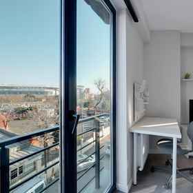 Room1卡迪柯伊近地鐵和海岸的中央公寓,帕穆克卡莱旅游杜杜鲁分公司飯店