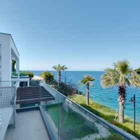 Room 1 야리카박 마리나까지 9분 거리의 고급 해변가 주택, Magi Beach 호텔