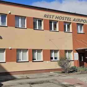 Primary image1Rest 青年旅館,华沙莫德林机场飯店