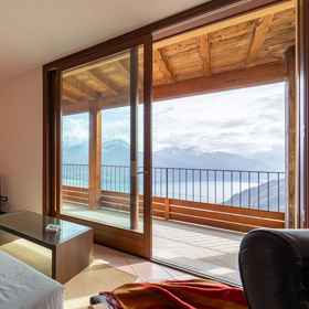 Room 1 Willow Apartment With Lakeview by Wonderful Italy, Province of Como Hotels
