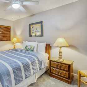 Room 1 Emerald Isle 103, Smugglers Cove Adventure Golf Hotels