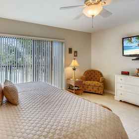 Room 1 Land's End 10-201 Beach Front - Premier, Eckerd College Hotels