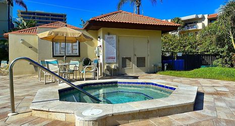 อื่นๆ 2 Land's End 10-205 Beach Front