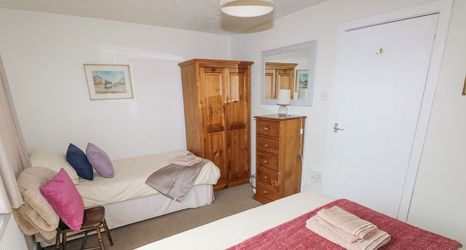 อื่นๆ 2 Ewenny Cottage