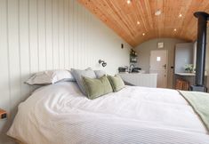 Others 6 Northcott Hut