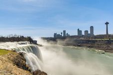 Lain-lain Cozy Niagara Falls Cottage w/ Gas Grill + Patio!