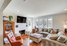 Others 4 Saugerties Farmhouse: Sauna & Countryside Views