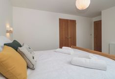 Others 3 The Stables