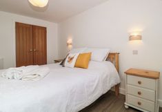 Others 6 The Stables