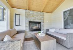 Khác 6 Waterfront Washington Getaway w/ Hot Tub & Deck!