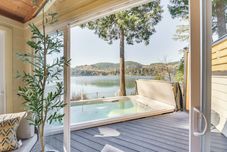 Khác Waterfront Washington Getaway w/ Hot Tub & Deck!