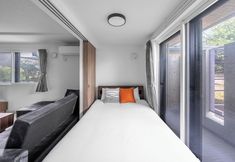 Others 7 SERAPHIC 101