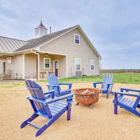 Interior1距麥金尼12英里的農場度假屋附家具露台,科林县飯店