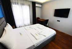 Others 2 Renk Otel Karşıyaka