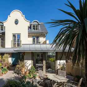 Primary image1Captivating 7-bed House in Bristol,诺森姆塞特飯店