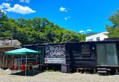 Khác 2 Bulls Camp