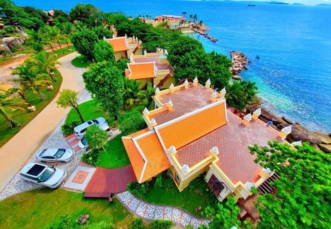 Others Try Palace Resort Sihanoukville