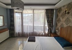 Others 2 Capitol Suit Apart