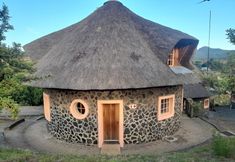 Others 5 Liphofung cave chalets