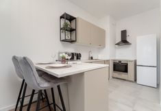 其他 7 Cosy Apartment With Balcony by Renters