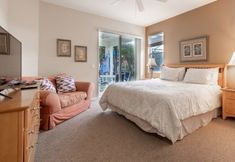 其他 2 Cozy 4 Bed Pool Home With Spa 4 Bedroom Home by RedAwning