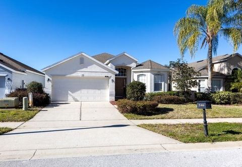 其他 Cozy 4 Bed Pool Home With Spa 4 Bedroom Home by RedAwning