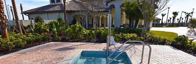Others Relaxing 4 Bed Town Home With Splash Pool 4 Bedroom Townhouse by RedAwning