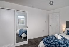Others 4 Immaculate 5-bed House in Leeds