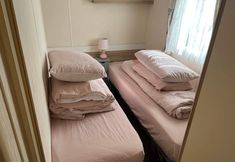 Others 3 Budget 3 Bedroom Caravan With Decking at Heacham