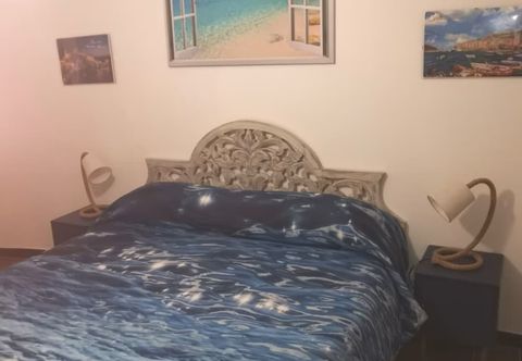 기타 The Rocks a Stone's Throw Away