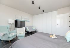 기타 4 Two-level Apartment by Renters